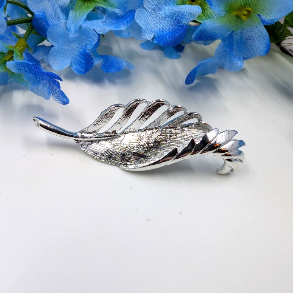 Gerry's Signed Vintage Silver Plater Minimalist Leaf Brooch
